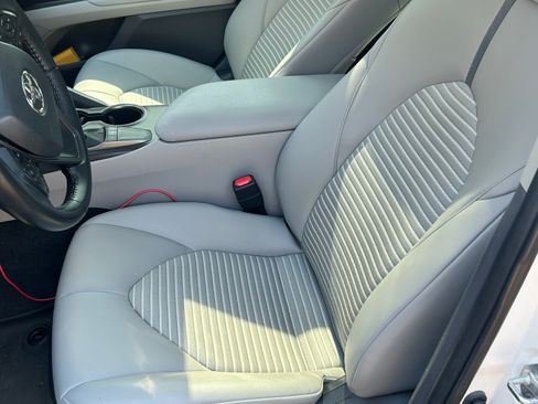 Used 2022 Toyota Camry SE w/ Audio Upgrade Package image 15