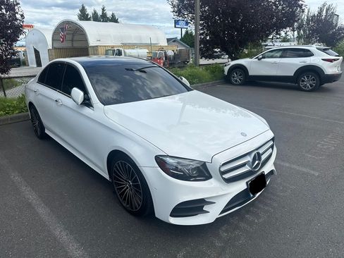 Used 2017 Mercedes-Benz E 300 image 4