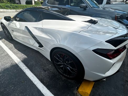 Used 2023 Chevrolet Corvette Stingray Premium Conv w/ Z51 Performance Package RWD image 17