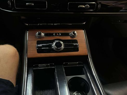 Used 2020 Lincoln Aviator Reserve w/ Equipment Group 202A AWD/4WD image 11