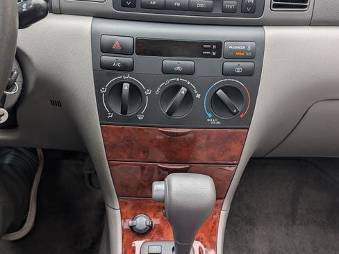 Used 2005 Toyota Corolla LE image 8