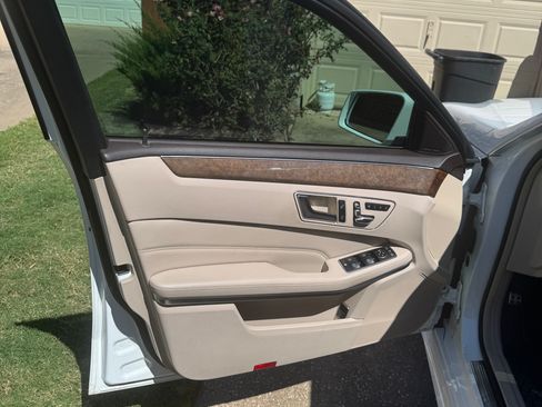 Used 2016 Mercedes-Benz E 350 Sedan image 19