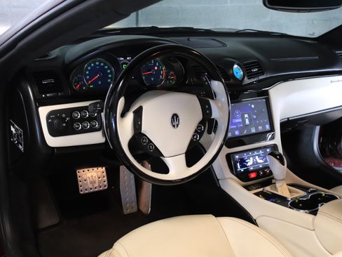 Used 2013 Maserati GranTurismo Sport image 17