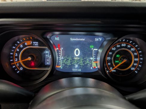 Used 2025 Jeep Wrangler Unlimited Rubicon image 4