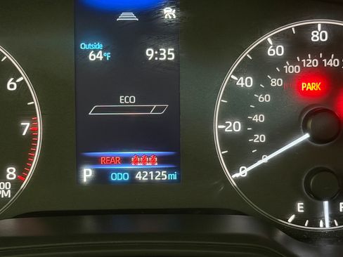 Used 2023 Toyota Corolla Cross L image 4