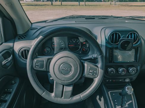 Used 2013 Jeep Compass Latitude image 16