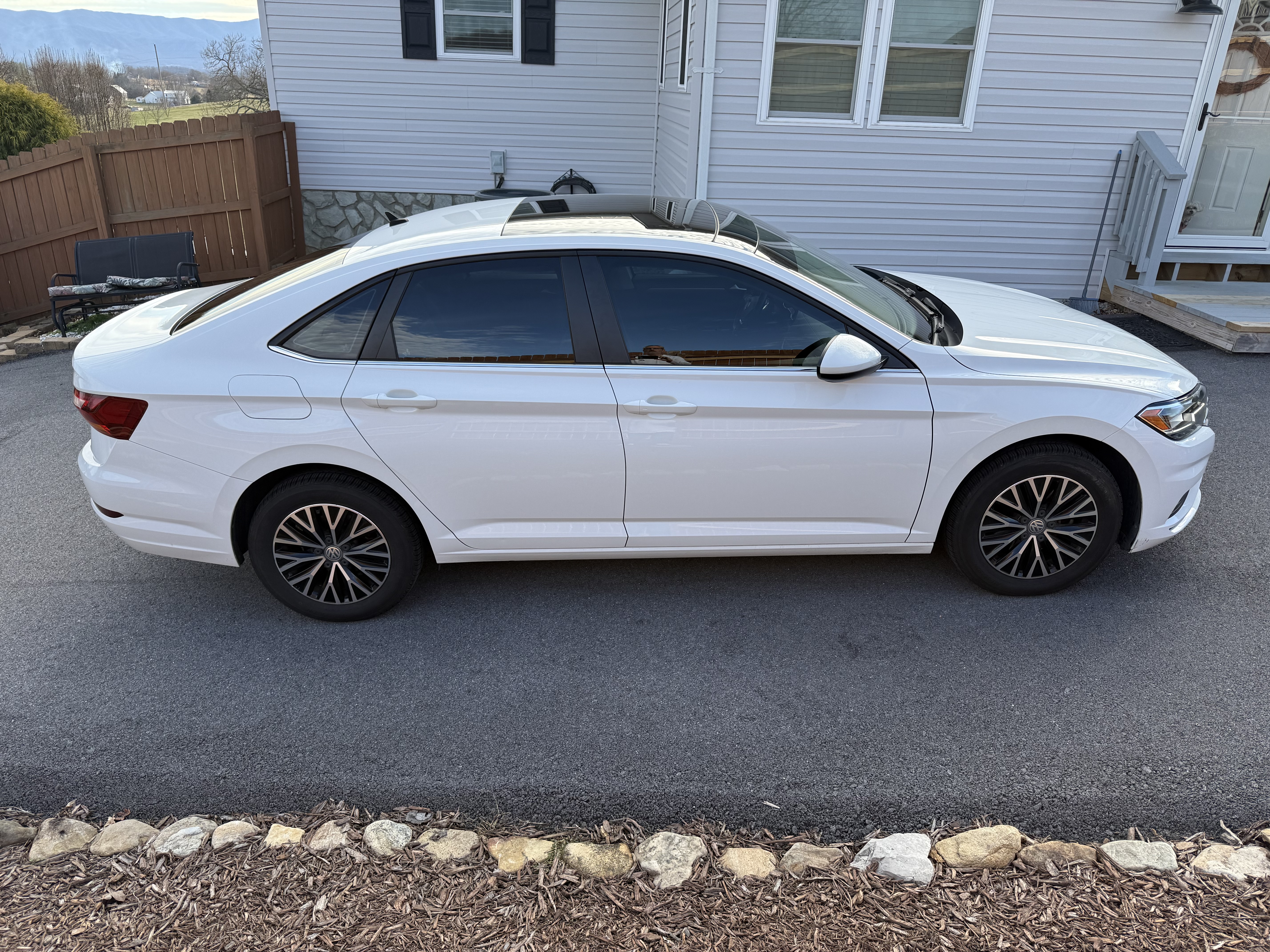 Used 2019 Volkswagen Jetta SE FWD image 19