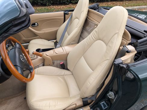 Used 2001 MAZDA MX-5 Miata SE image 11