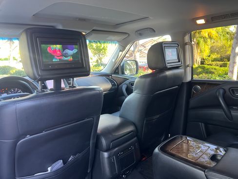 Used 2014 INFINITI QX80 2WD w/ Deluxe Touring Package image 13