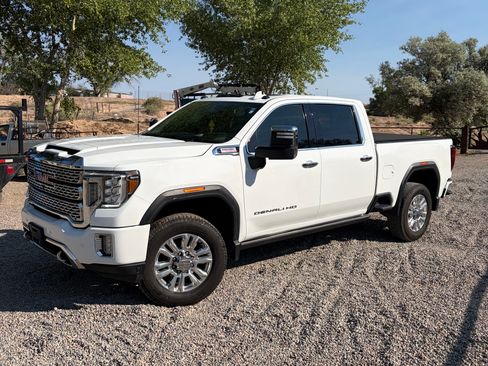 Used 2021 GMC Sierra 2500 Denali w/ Denali Ultimate Package AWD/4WD image 1