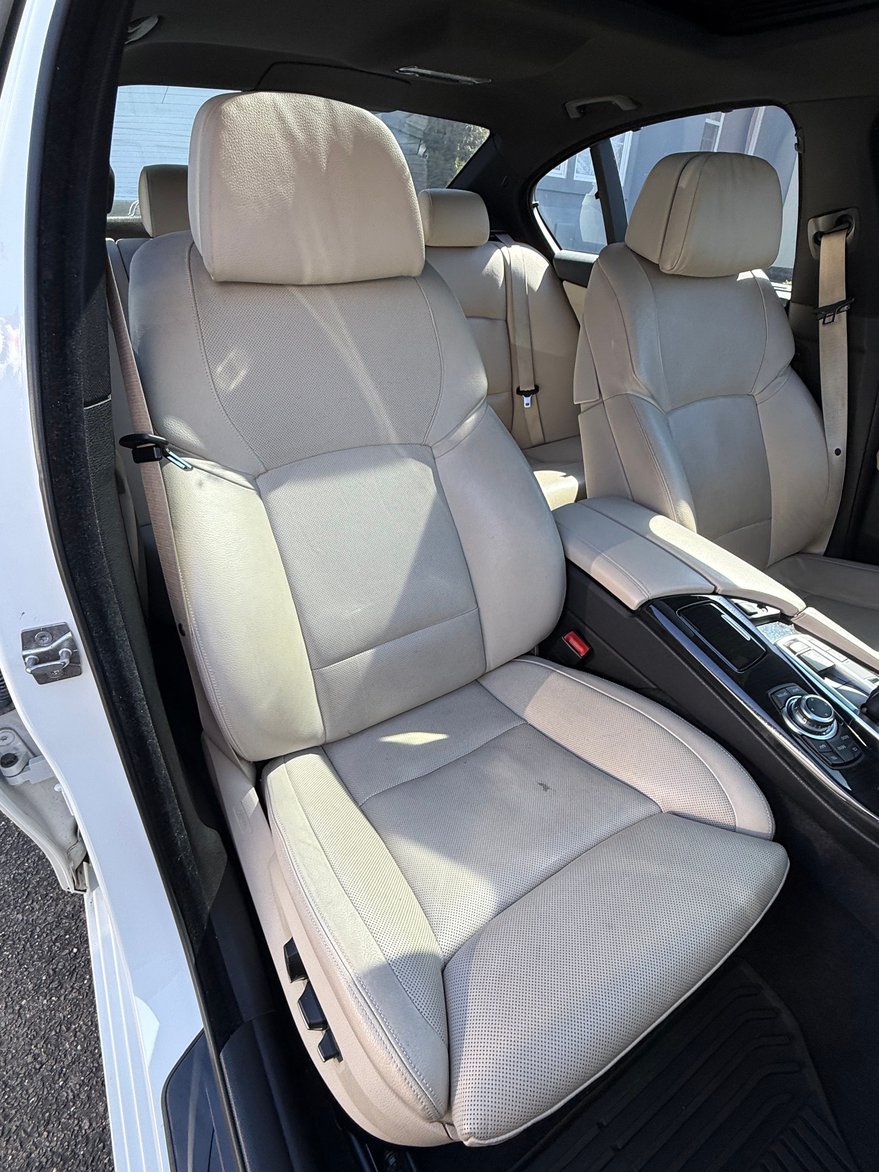 Used 2012 BMW 550i xDrive Sedan AWD/4WD image 13