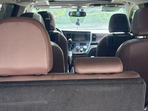 Used 2017 Toyota Sienna Limited Premium w/ Protection Package AWD/4WD image 5
