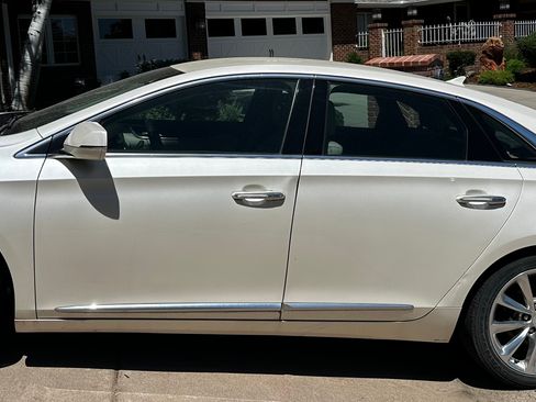 Used 2013 Cadillac XTS Luxury w/ Driver Awareness Package FWD image 2
