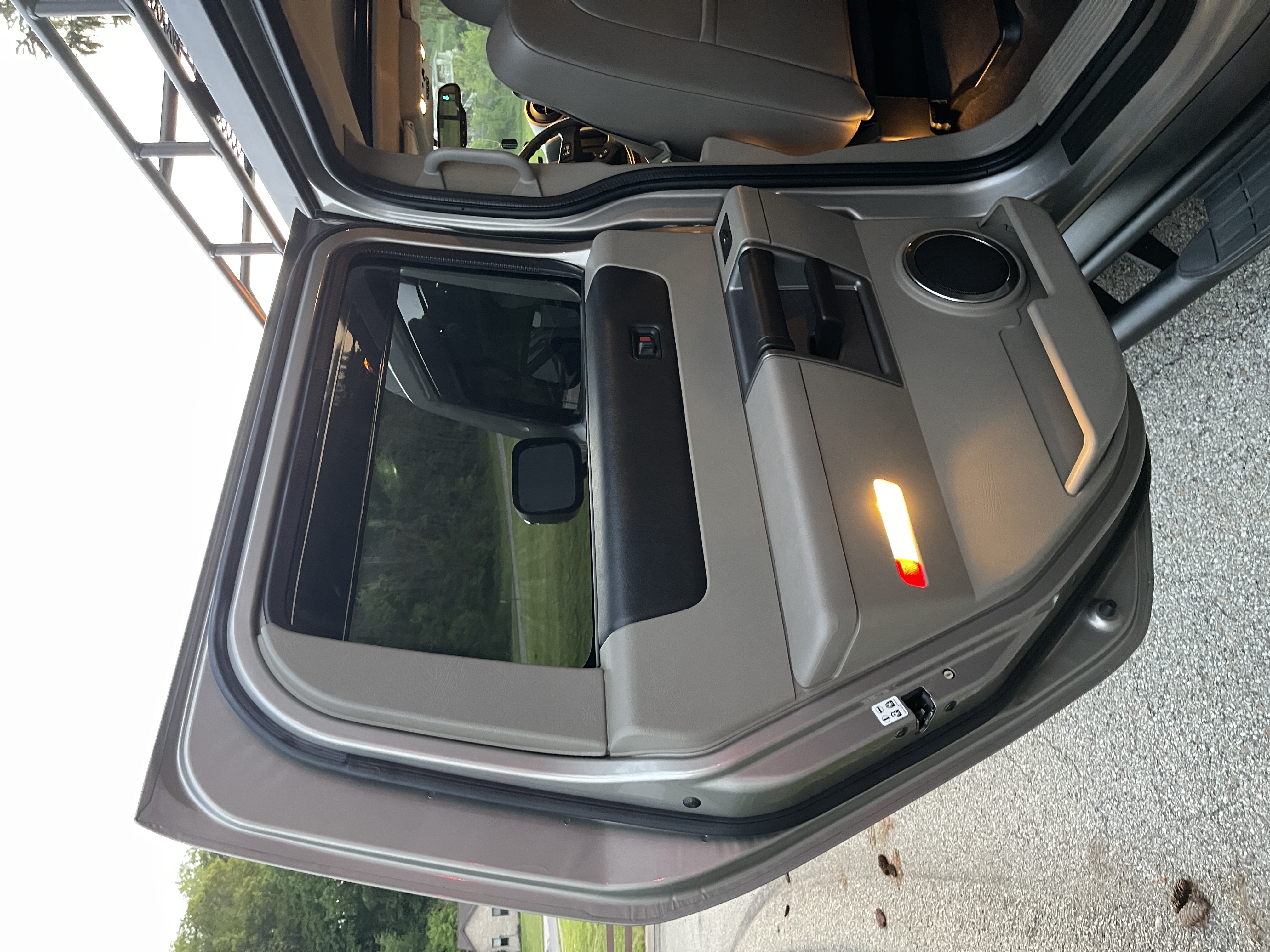 Used 2003 HUMMER H2 w/ Preferred Equipment Group AWD/4WD image 19