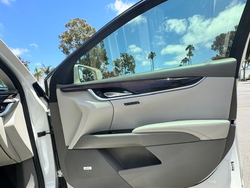 Used 2014 Cadillac XTS Platinum AWD/4WD image 23