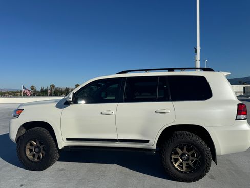 Used 2021 Toyota Land Cruiser AWD/4WD image 9