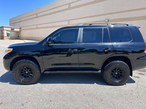 Used 2011 Toyota Land Cruiser w/ Upgrade Pkg image 1