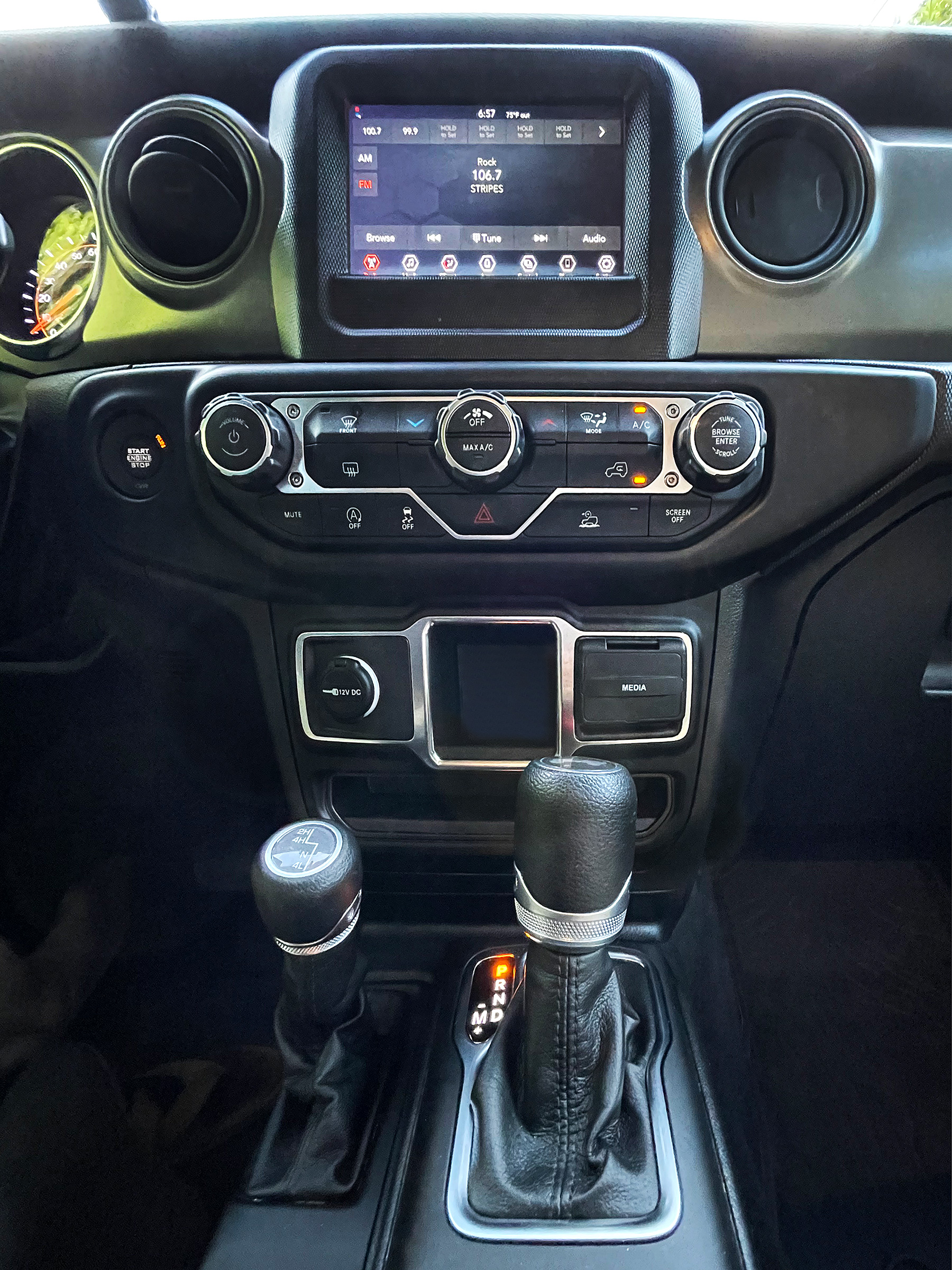 Used 2023 Jeep Wrangler Sport AWD/4WD image 21