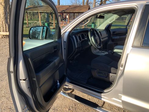 Used 2010 Toyota Tundra SR5 image 21