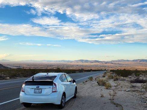 Used 2015 Toyota Prius Four image 4