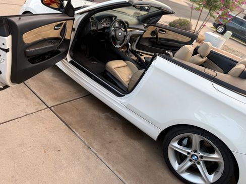 Used 2008 BMW 135i Convertible image 11