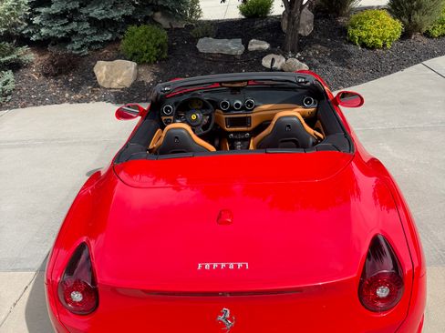 Used 2015 Ferrari California T RWD image 5