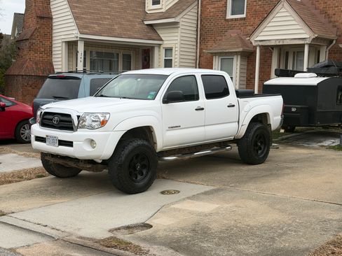Used 2005 Toyota Tacoma 4x4 Double Cab image 1