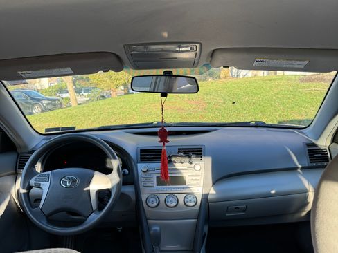 Used 2011 Toyota Camry LE w/ LE Extra-Value Pkg image 9