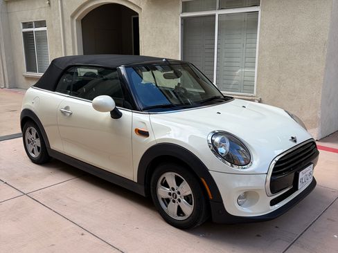 Used 2019 MINI Cooper Convertible w/ Signature Upholstery Package FWD image 4