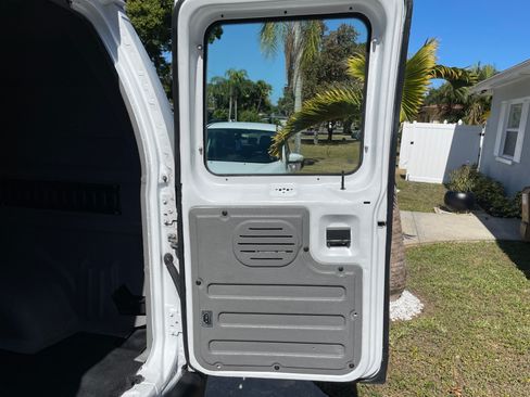 Used 2010 Ford E-250 and Econoline 250 image 17