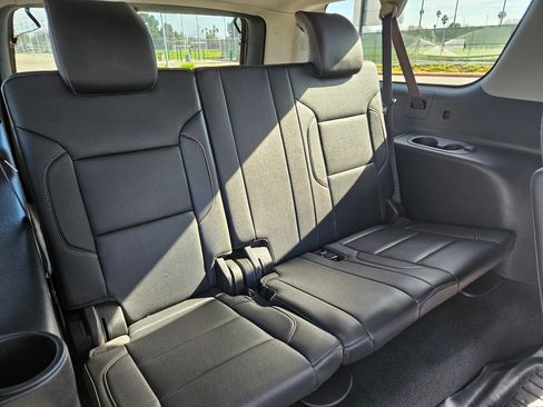 Used 2020 GMC Yukon XL SLT image 25