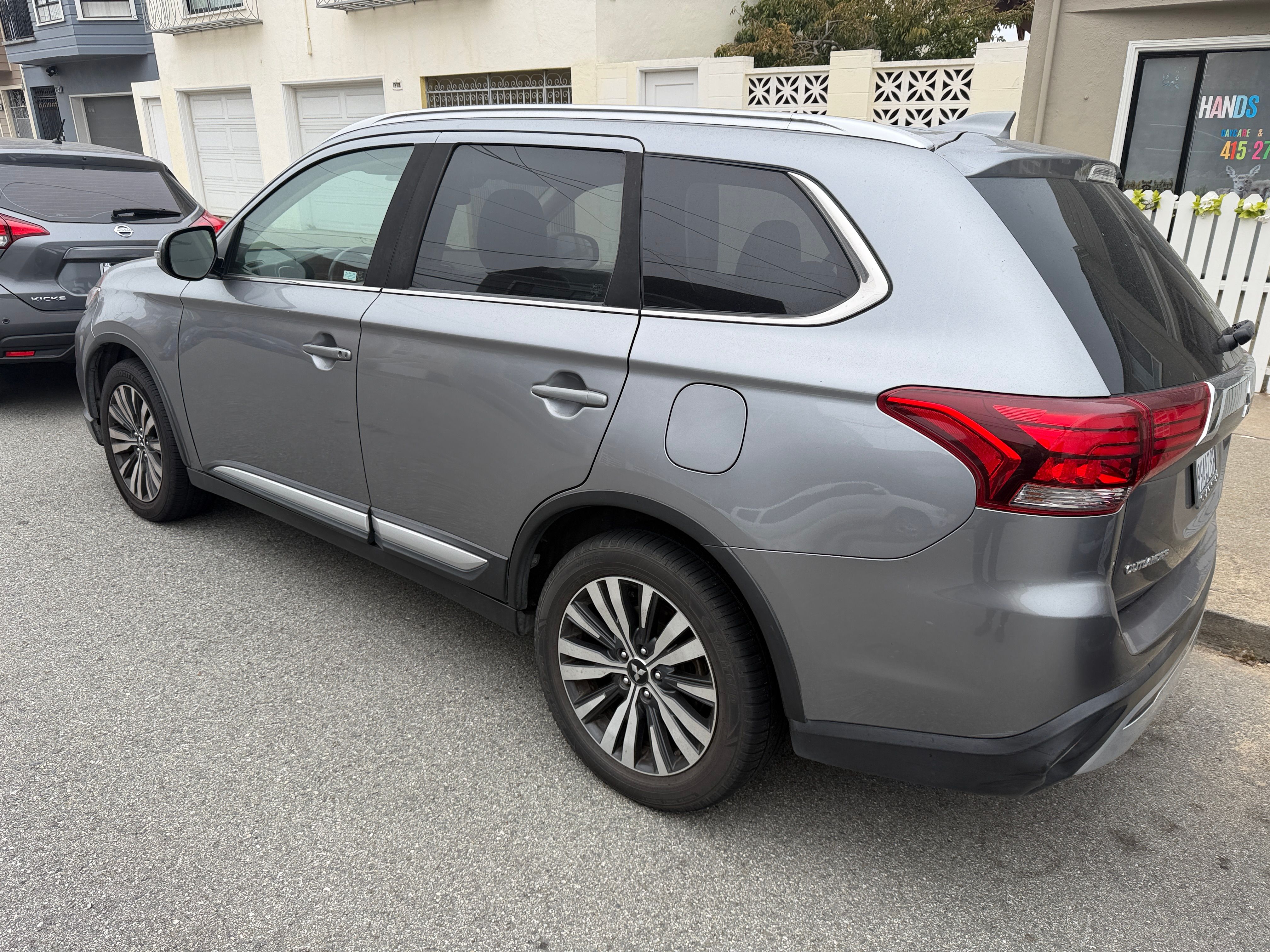 Used 2020 Mitsubishi Outlander SE AWD/4WD image 4