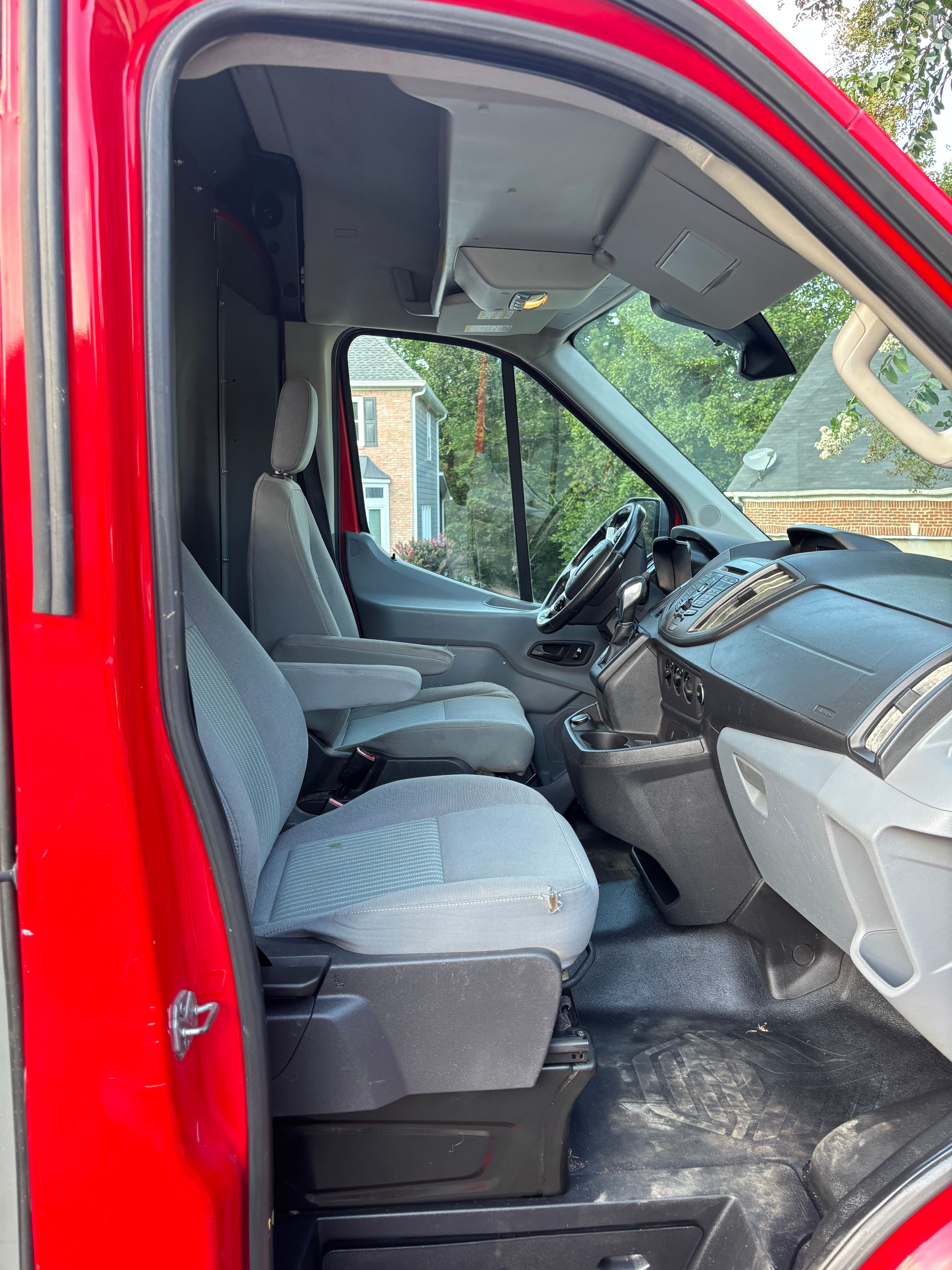 Used 2017 Ford Transit 250 148 Medium Roof w/ Interior Upgrade Package RWD image 4