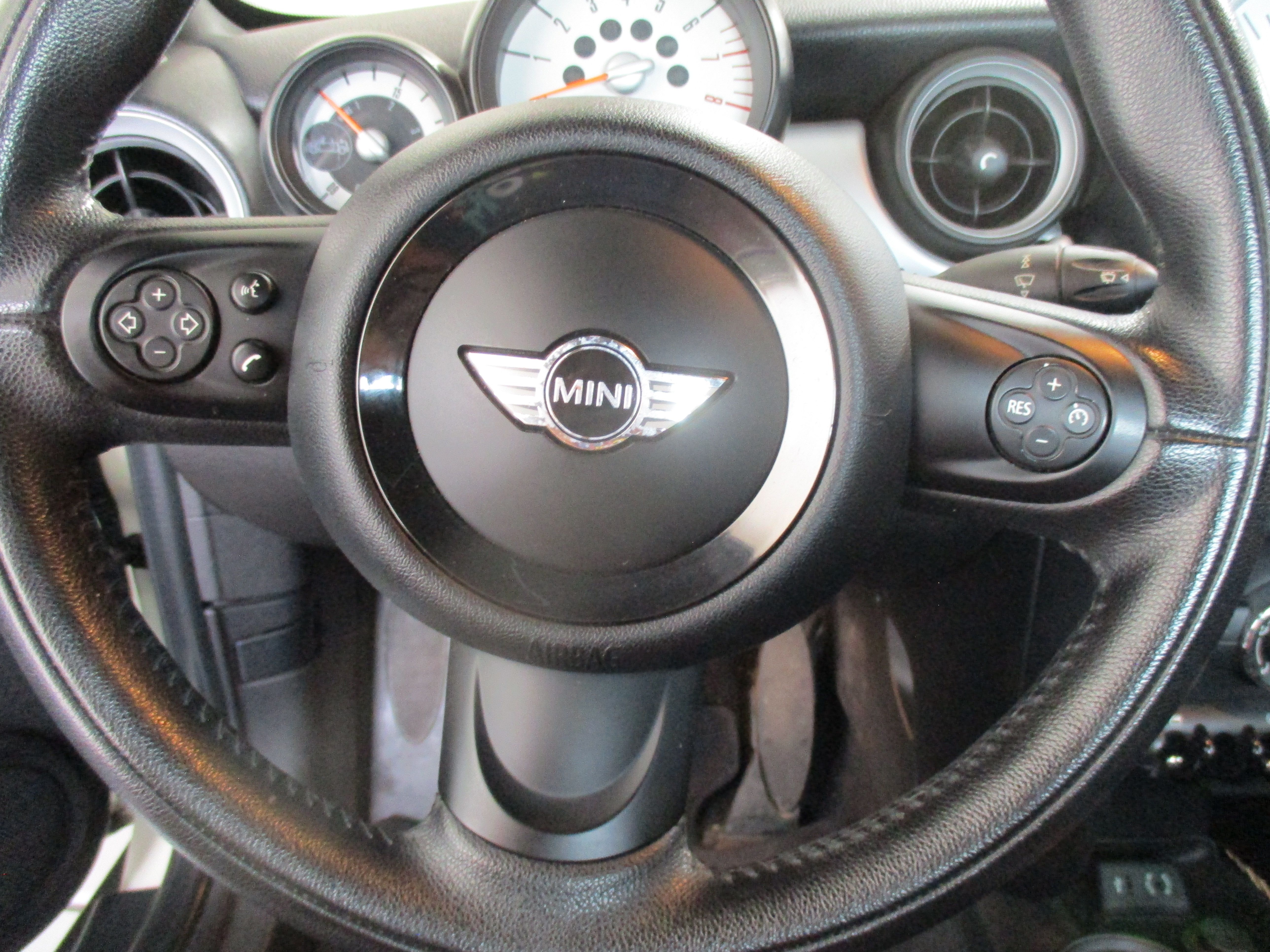 Used 2013 MINI Cooper Roadster FWD image 17