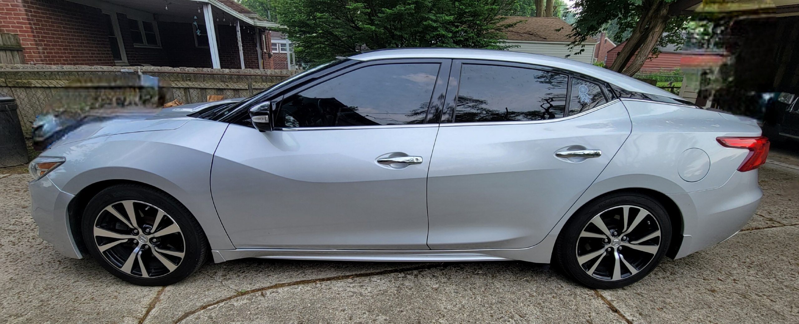 Used 2017 Nissan Maxima Platinum FWD image 1