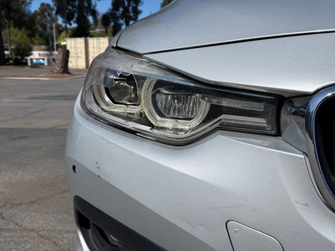 Used 2018 BMW 320i Sedan RWD image 10
