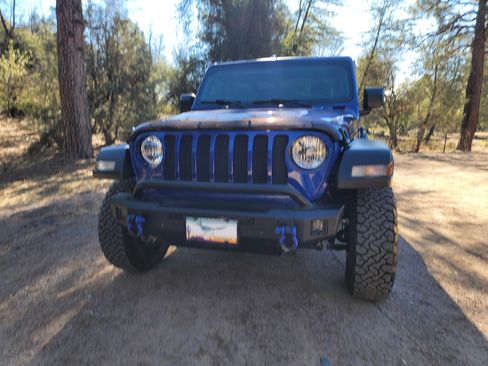 Used 2020 Jeep Wrangler Sport image 6