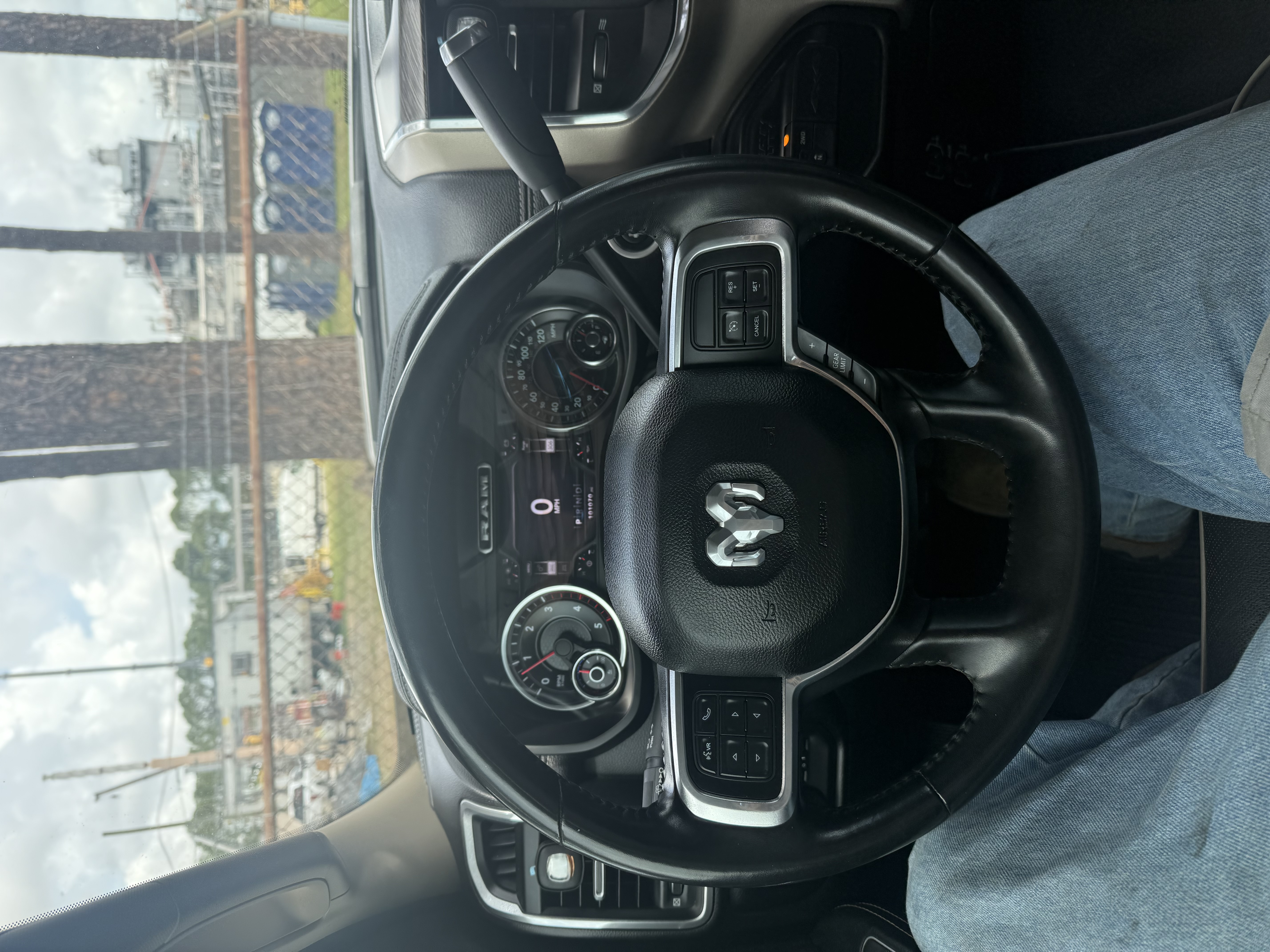 Used 2021 RAM 2500 Laramie AWD/4WD image 10