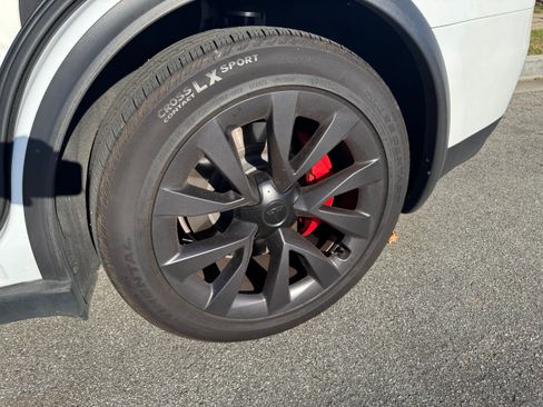 Used 2023 Tesla Model X Plaid image 12