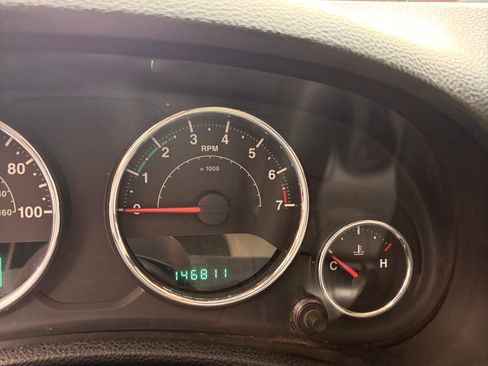Used 2012 Jeep Wrangler Unlimited Sport AWD/4WD image 6