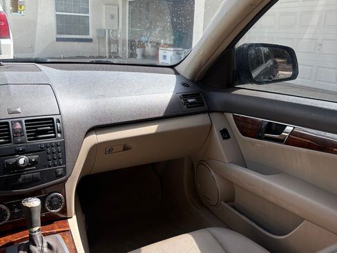 Used 2009 Mercedes-Benz C 350 Sport image 14