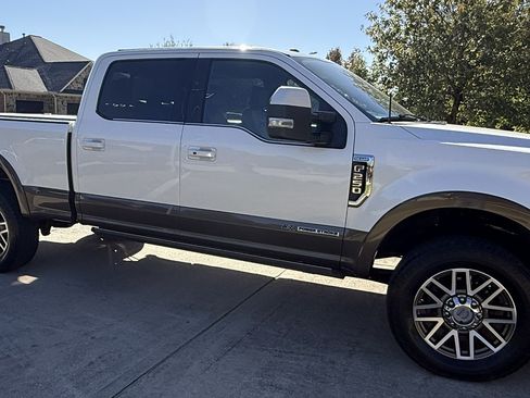 Used 2017 Ford F250 King Ranch w/ King Ranch Ultimate Package image 2