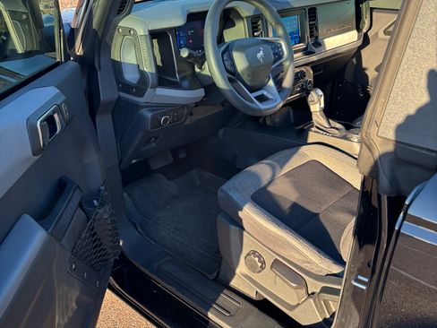 Used 2022 Ford Bronco 4-Door AWD/4WD image 8