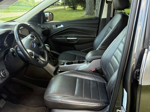 Used 2015 Ford Escape SE w/ Equipment Group 201A FWD image 14