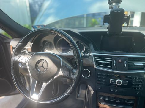 Used 2012 Mercedes-Benz E 350 4MATIC Sedan image 9