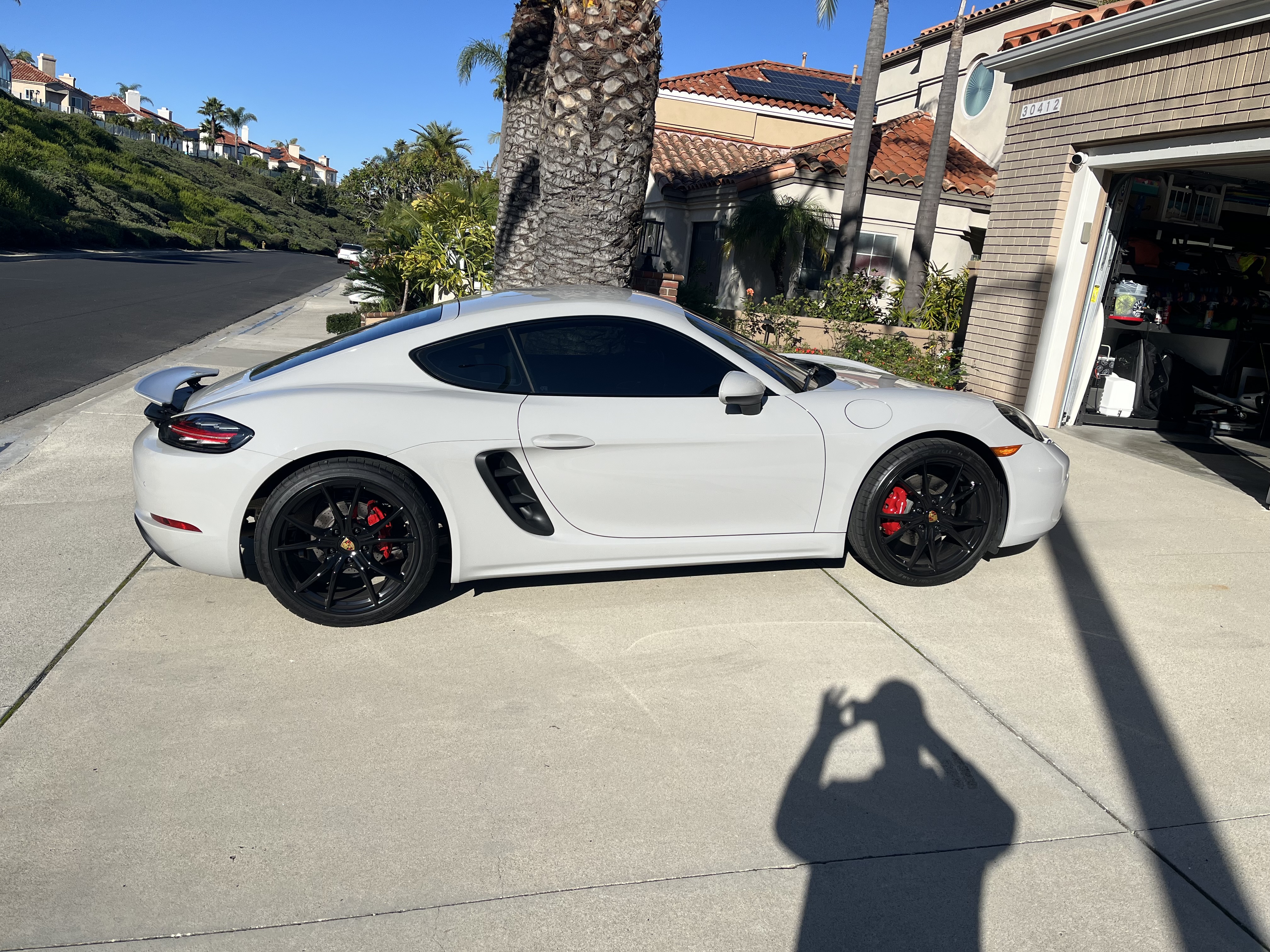 Used 2019 Porsche 718 Cayman RWD image 1