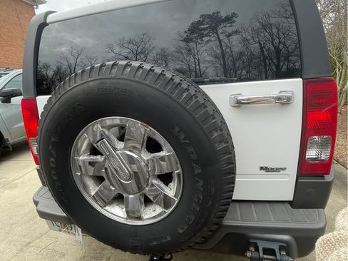 Used 2006 HUMMER H3 image 9