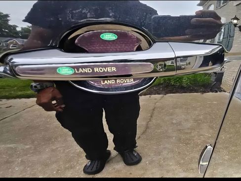 Used 2023 Land Rover Discovery HSE R-Dynamic image 10