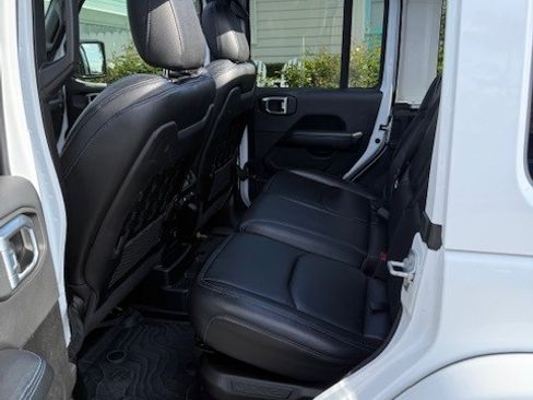 Used 2021 Jeep Wrangler Unlimited Rubicon 4xe w/ Steel Bumper Group image 11