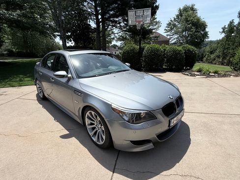 Used 2007 BMW M5 RWD image 2